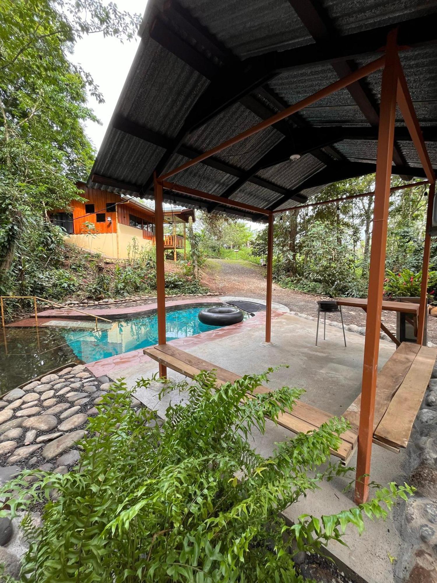 Gambas Lodge La Fortuna Bagian luar foto