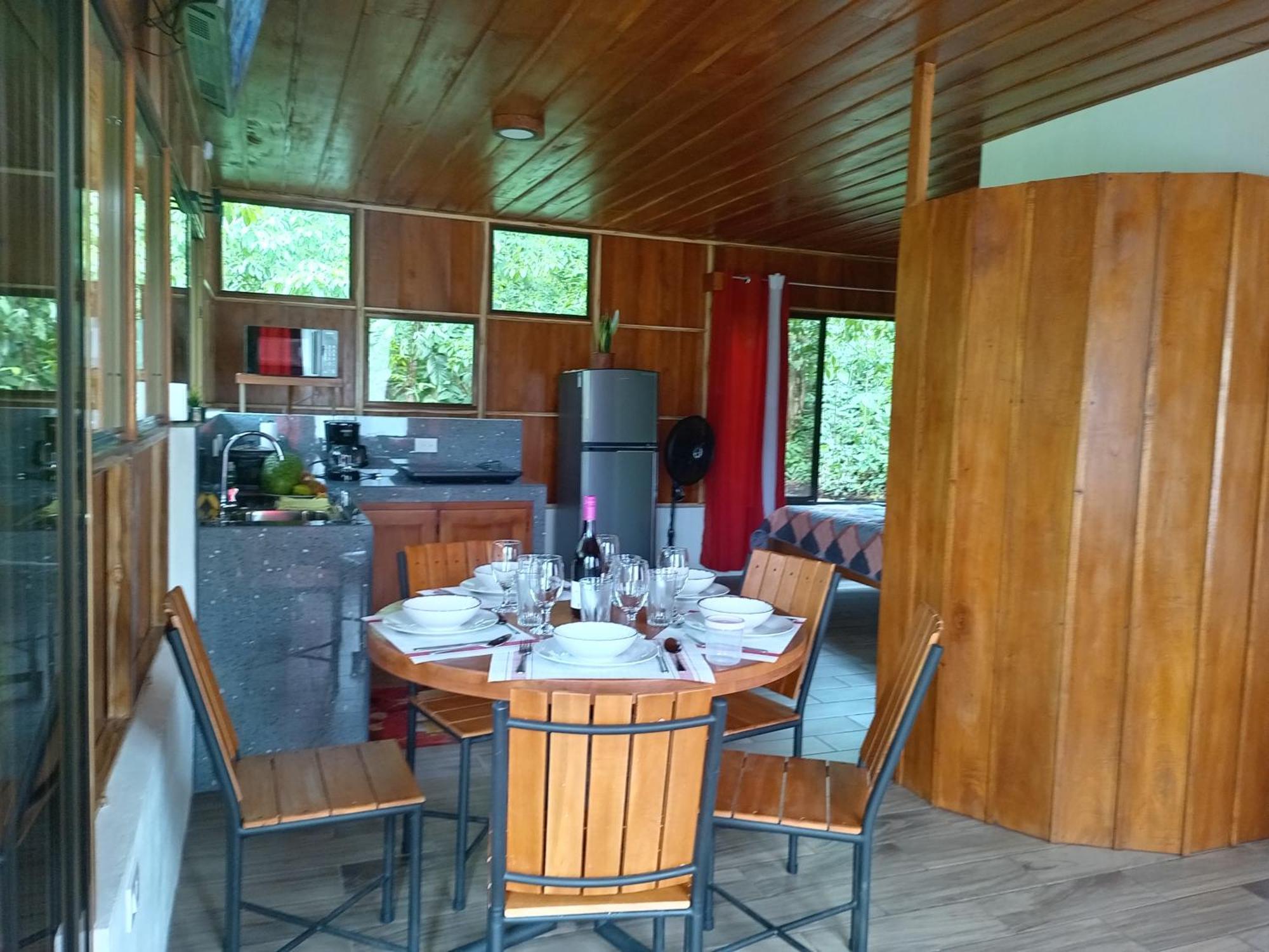 Gambas Lodge La Fortuna Bagian luar foto